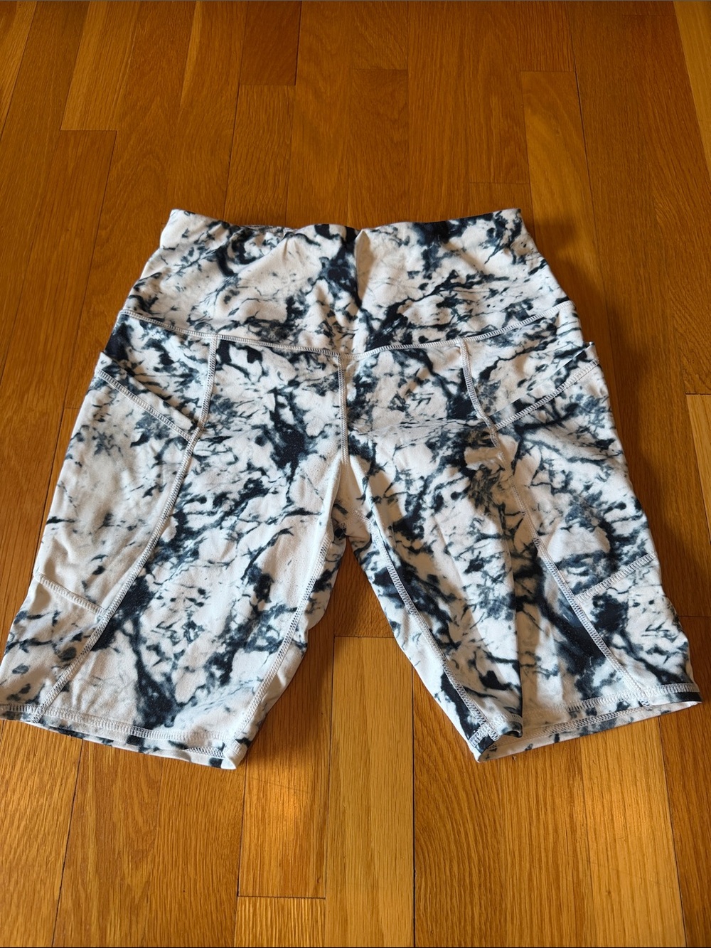 High-Rise Tie-Dye Bike Shorts - White & Black